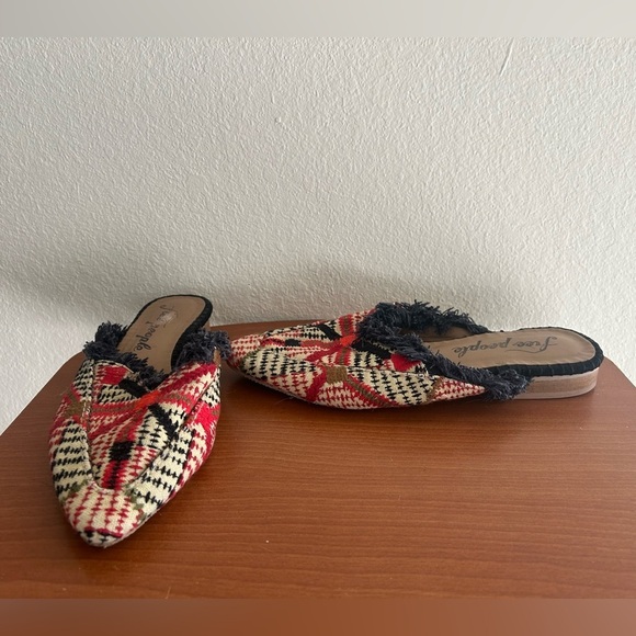 Free People Fabric Newport Loafer Mules Red Flats Women’s Size EU36 5 Aztec Boho - Picture 2 of 10